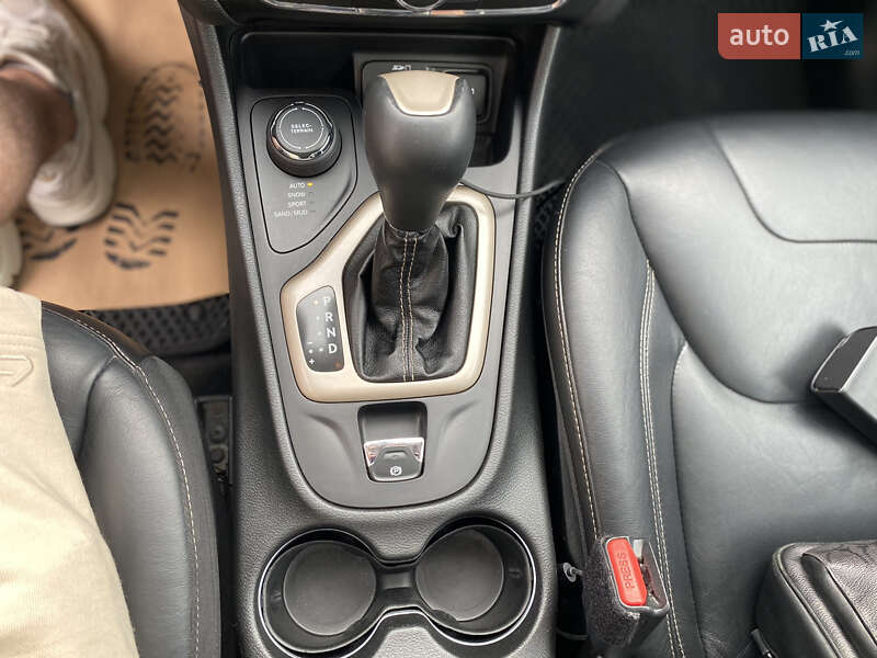 Внедорожник / Кроссовер Jeep Cherokee 2015 в Буче фото 28 Внедорожник / Кроссовер Jeep Cherokee 2015 в Буче