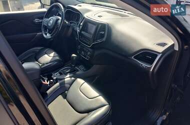Внедорожник / Кроссовер Jeep Cherokee 2019 в 