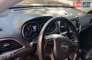 Внедорожник / Кроссовер Jeep Cherokee 2019 в 