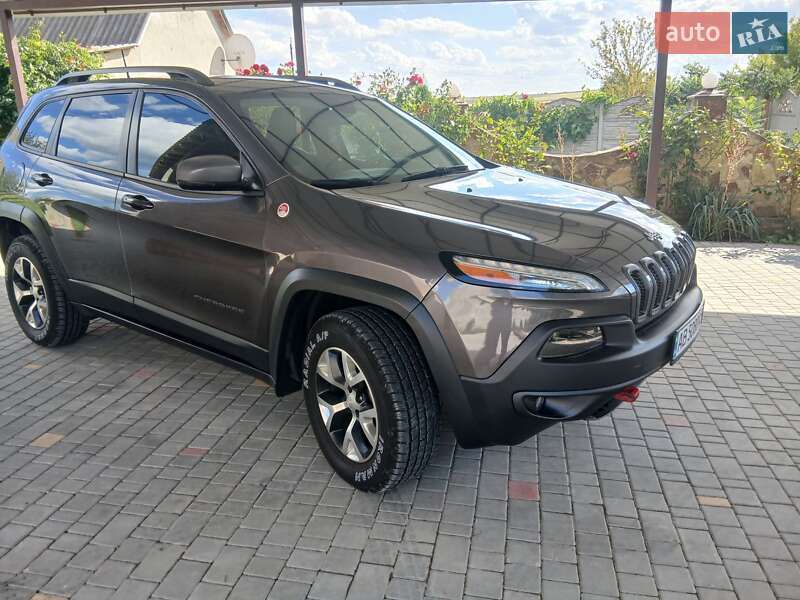 Внедорожник / Кроссовер Jeep Cherokee 2017 в Джурине фото 12 Внедорожник / Кроссовер Jeep Cherokee 2017 в Джурине