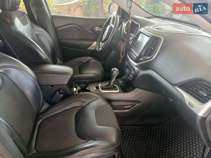 Внедорожник / Кроссовер Jeep Cherokee 2017 в Джурине фото 22 Внедорожник / Кроссовер Jeep Cherokee 2017 в Джурине