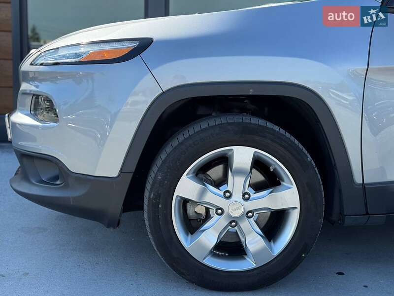 Внедорожник / Кроссовер Jeep Cherokee 2017 в Ровно