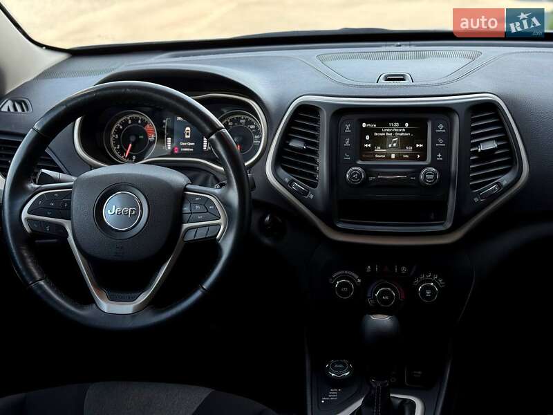 Внедорожник / Кроссовер Jeep Cherokee 2017 в Ровно