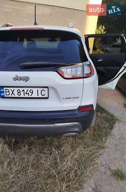 Внедорожник / Кроссовер Jeep Cherokee 2018 в 