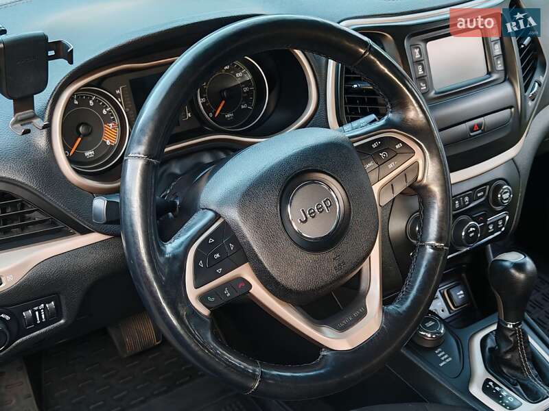 Внедорожник / Кроссовер Jeep Cherokee 2015 в Прилуках