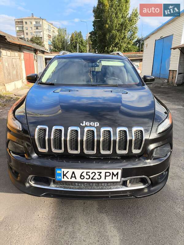 Внедорожник / Кроссовер Jeep Cherokee 2015 в Киеве