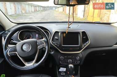 Внедорожник / Кроссовер Jeep Cherokee 2015 в 