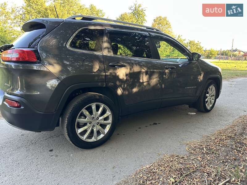 Внедорожник / Кроссовер Jeep Cherokee 2016 в Львове
