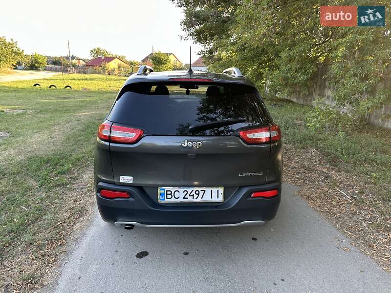 Внедорожник / Кроссовер Jeep Cherokee 2016 в Львове