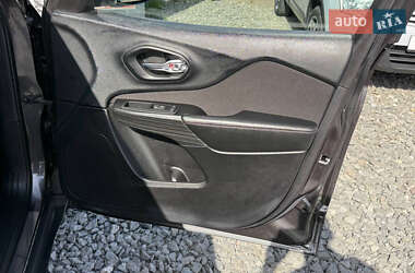 Внедорожник / Кроссовер Jeep Cherokee 2014 в 