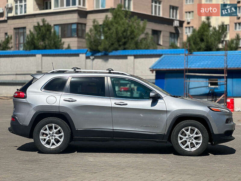 Внедорожник / Кроссовер Jeep Cherokee 2015 в Одессе