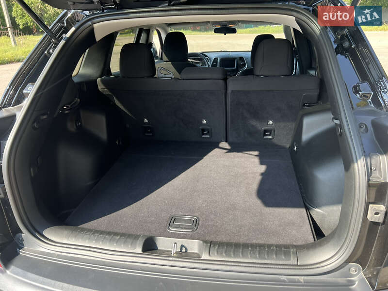 Внедорожник / Кроссовер Jeep Cherokee 2018 в Чернигове