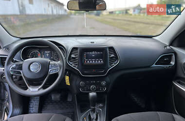 Внедорожник / Кроссовер Jeep Cherokee 2020 в 