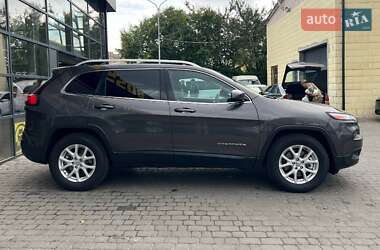 Внедорожник / Кроссовер Jeep Cherokee 2016 в 