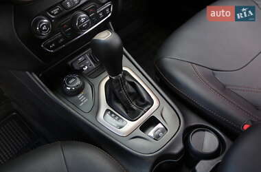 Внедорожник / Кроссовер Jeep Cherokee 2017 в 