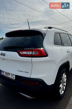 Внедорожник / Кроссовер Jeep Cherokee 2017 в 