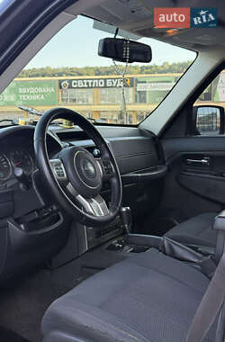 Внедорожник / Кроссовер Jeep Cherokee 2010 в 