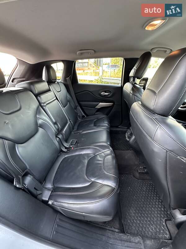 Внедорожник / Кроссовер Jeep Cherokee 2017 в Киеве фото 5 Внедорожник / Кроссовер Jeep Cherokee 2017 в Киеве