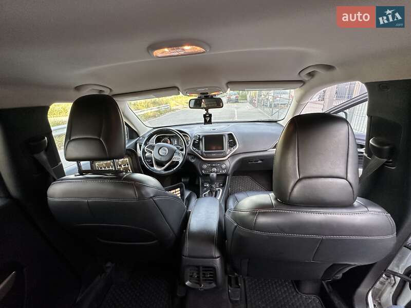 Внедорожник / Кроссовер Jeep Cherokee 2017 в Киеве фото 8 Внедорожник / Кроссовер Jeep Cherokee 2017 в Киеве