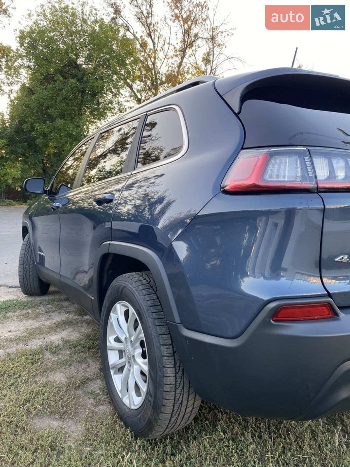 2019 Jeep Cherokee - мініатюра 14