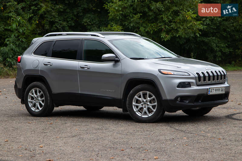 Внедорожник / Кроссовер Jeep Cherokee 2016 в Калуше