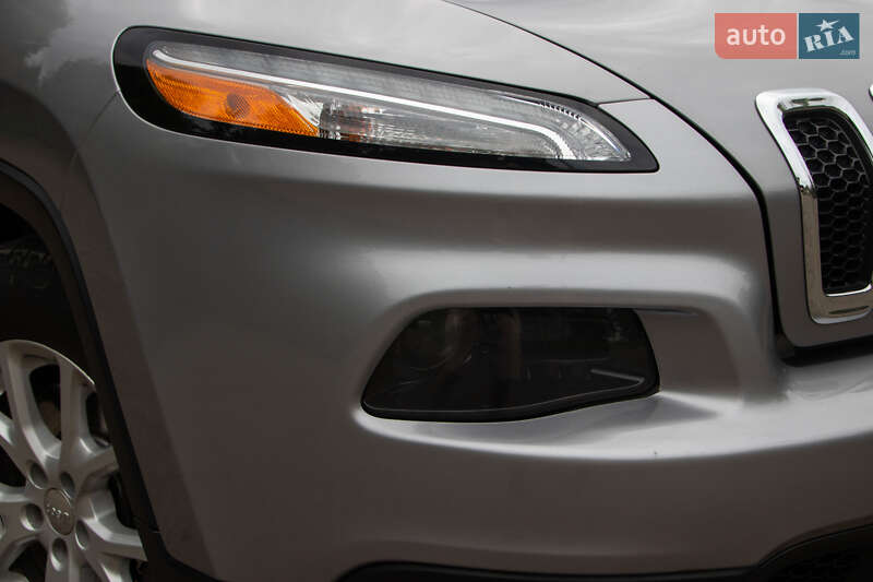 Внедорожник / Кроссовер Jeep Cherokee 2016 в Калуше