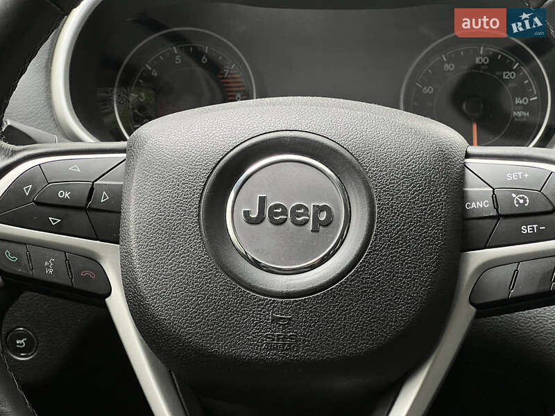 Внедорожник / Кроссовер Jeep Cherokee 2015 в Бердичеве