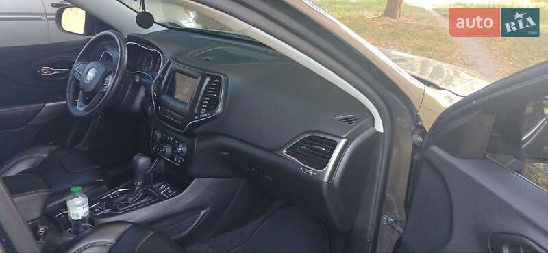 Внедорожник / Кроссовер Jeep Cherokee 2018 в Харькове