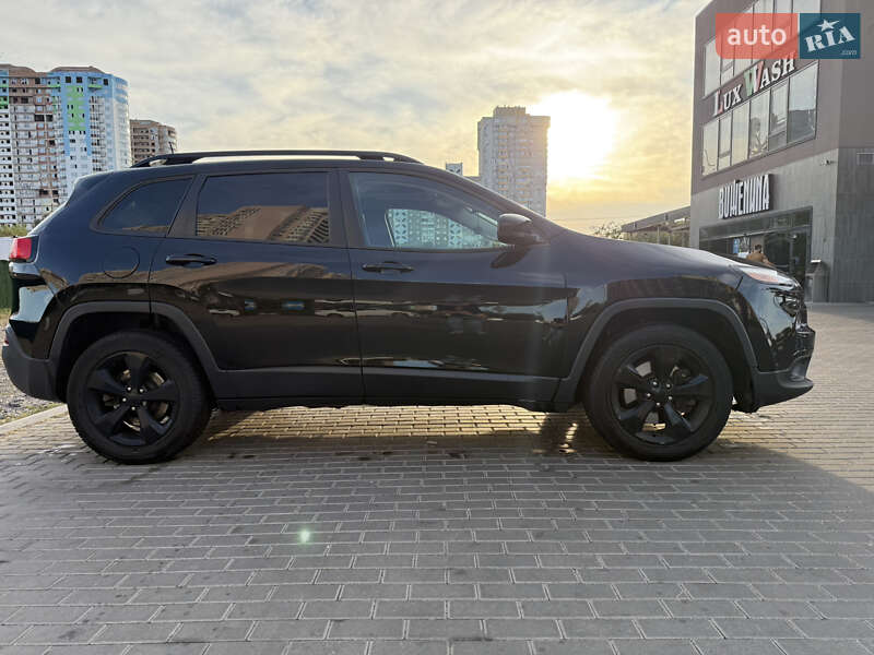 Позашляховик / Кросовер Jeep Cherokee 2017 в Києві