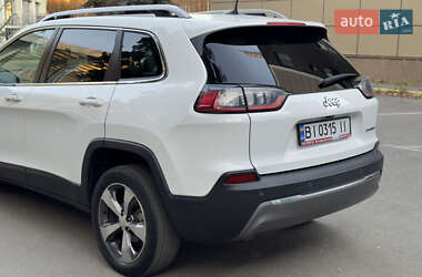 Внедорожник / Кроссовер Jeep Cherokee 2019 в 