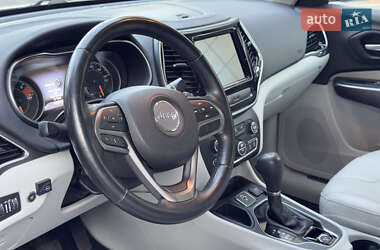 Внедорожник / Кроссовер Jeep Cherokee 2019 в 