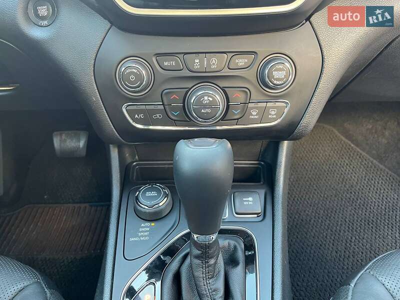 Позашляховик / Кросовер Jeep Cherokee 2018 в Києві