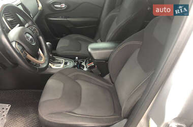 Внедорожник / Кроссовер Jeep Cherokee 2017 в 