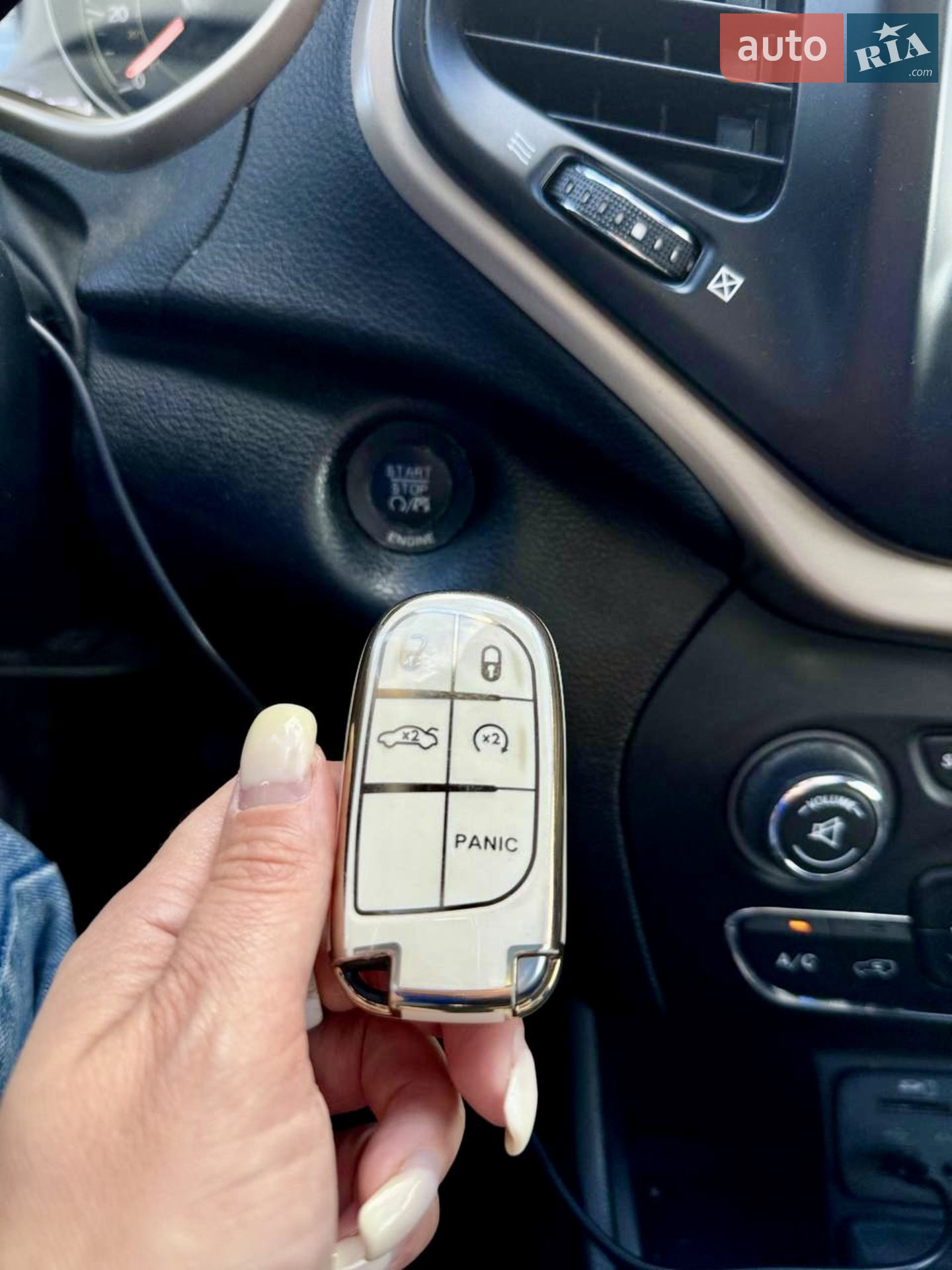 2013 Jeep Cherokee - мініатюра 28