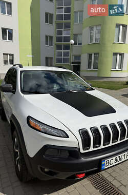 Позашляховик / Кросовер Jeep Cherokee 2015 в Новояворівську