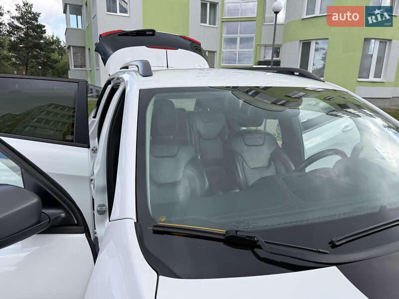 Позашляховик / Кросовер Jeep Cherokee 2015 в Новояворівську