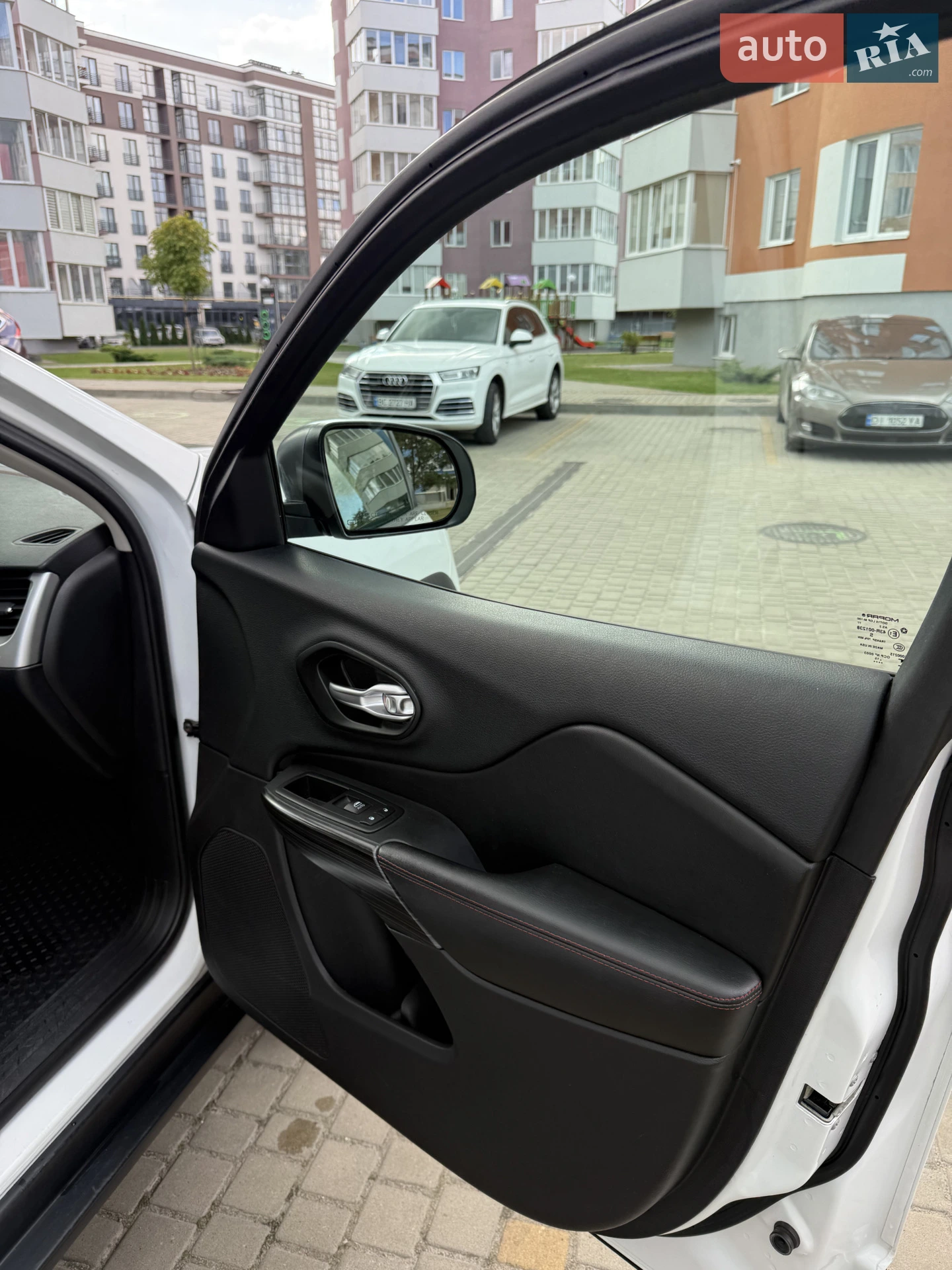 2015 Jeep Cherokee - мініатюра 23