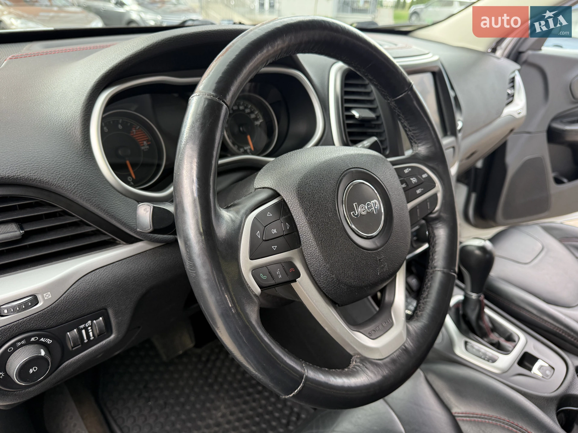 2015 Jeep Cherokee - мініатюра 44