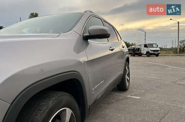 Внедорожник / Кроссовер Jeep Cherokee 2020 в 