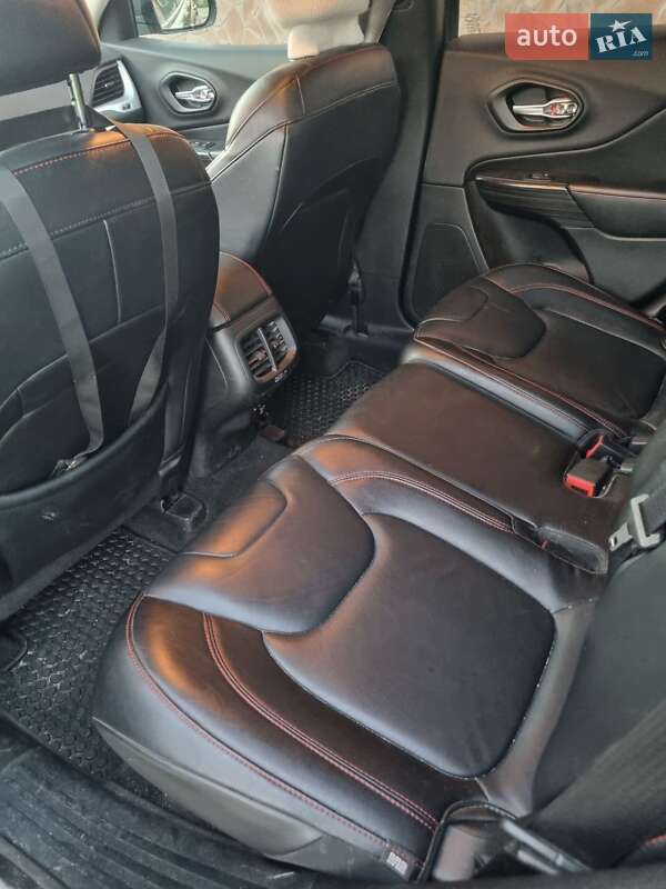 Позашляховик / Кросовер Jeep Cherokee 2015 в Києві фото 8 Позашляховик / Кросовер Jeep Cherokee 2015 в Києві