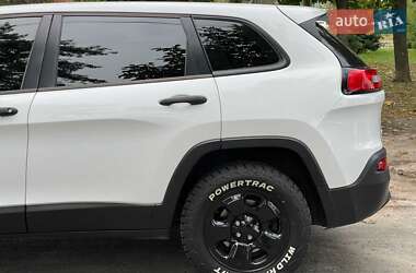 Внедорожник / Кроссовер Jeep Cherokee 2014 в 