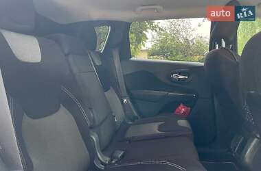 Внедорожник / Кроссовер Jeep Cherokee 2014 в 