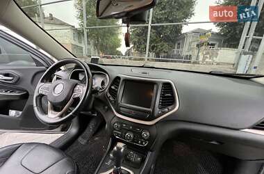 Внедорожник / Кроссовер Jeep Cherokee 2014 в 