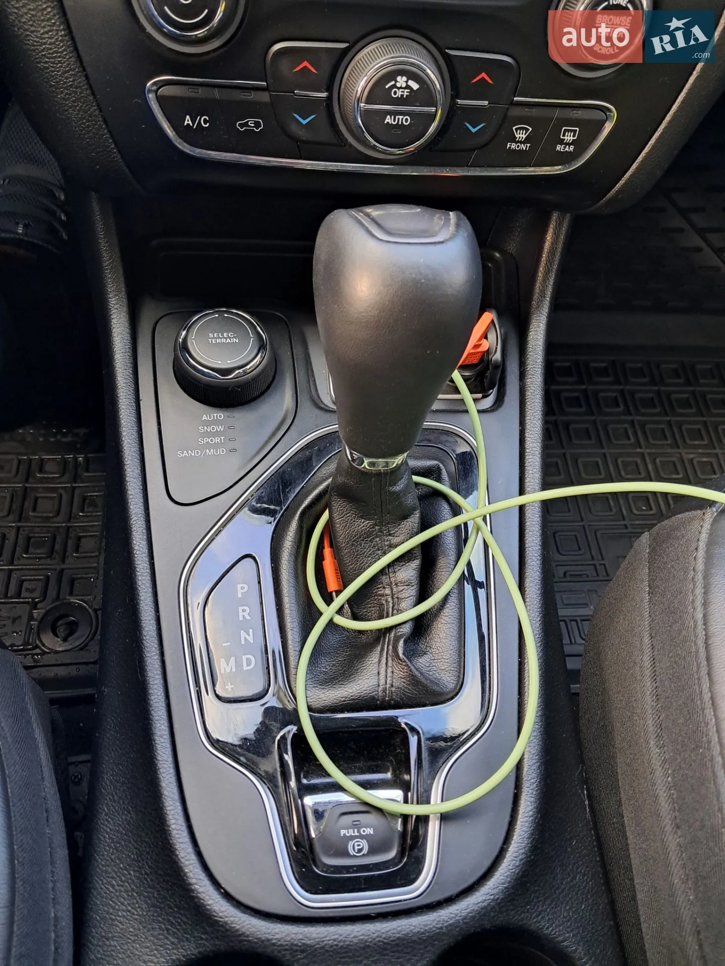 2019 Jeep Cherokee - мініатюра 11