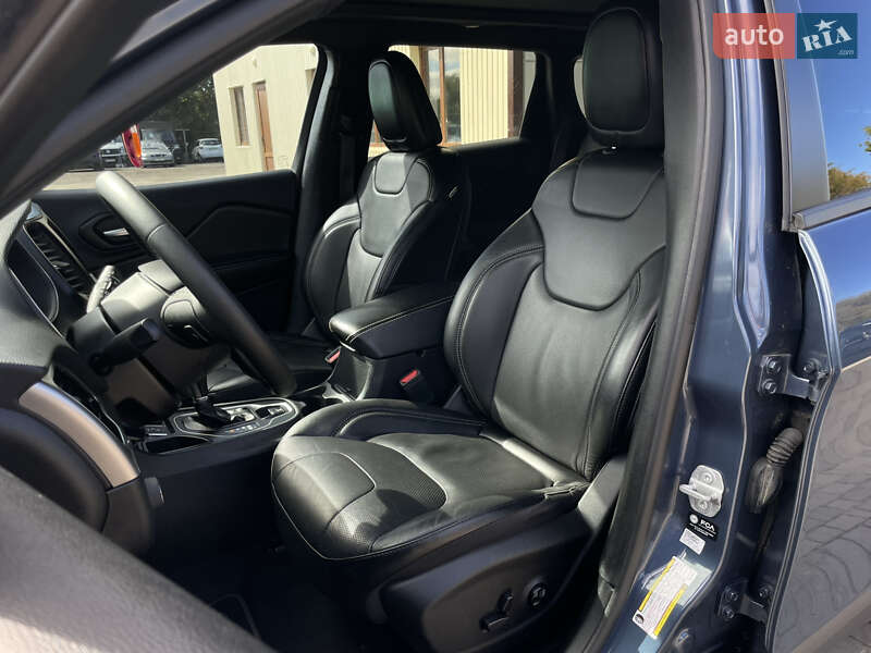 Внедорожник / Кроссовер Jeep Cherokee 2021 в Бердичеве фото 24 Внедорожник / Кроссовер Jeep Cherokee 2021 в Бердичеве