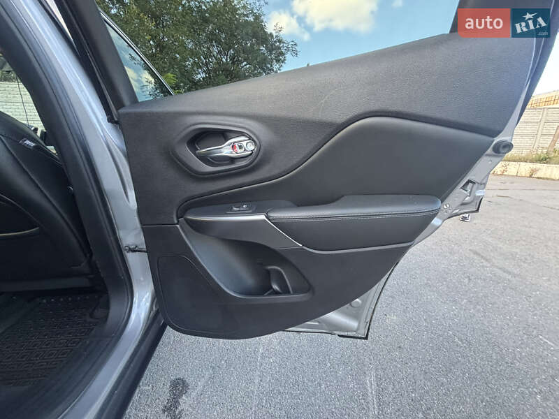 Позашляховик / Кросовер Jeep Cherokee 2019 в Харкові