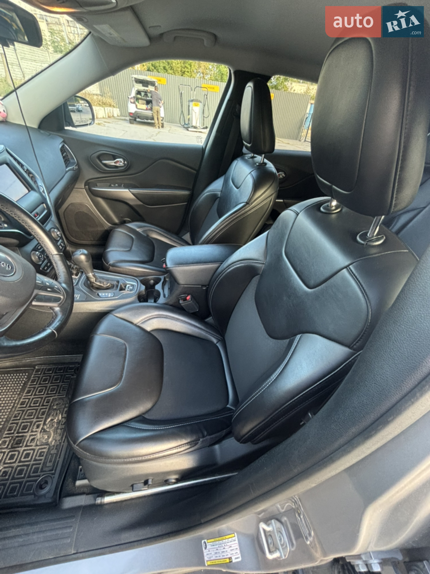 2019 Jeep Cherokee - мініатюра 11