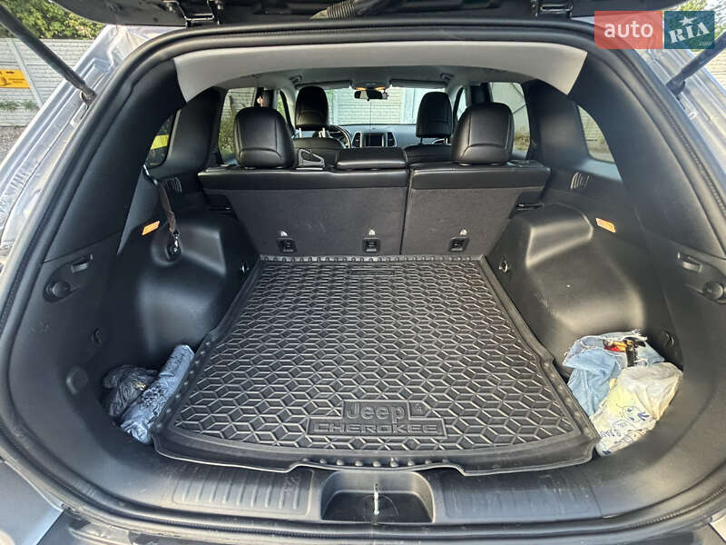Позашляховик / Кросовер Jeep Cherokee 2019 в Харкові