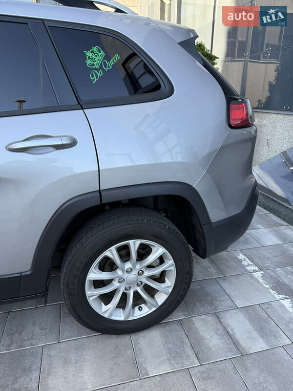 Внедорожник / Кроссовер Jeep Cherokee 2020 в Киеве