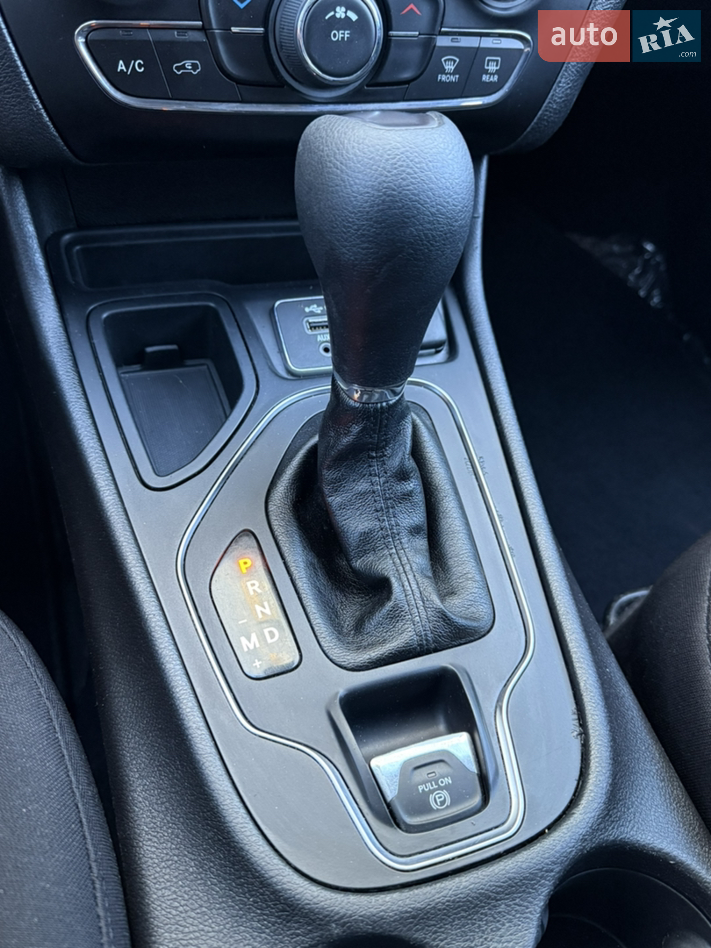 2020 Jeep Cherokee - мініатюра 28